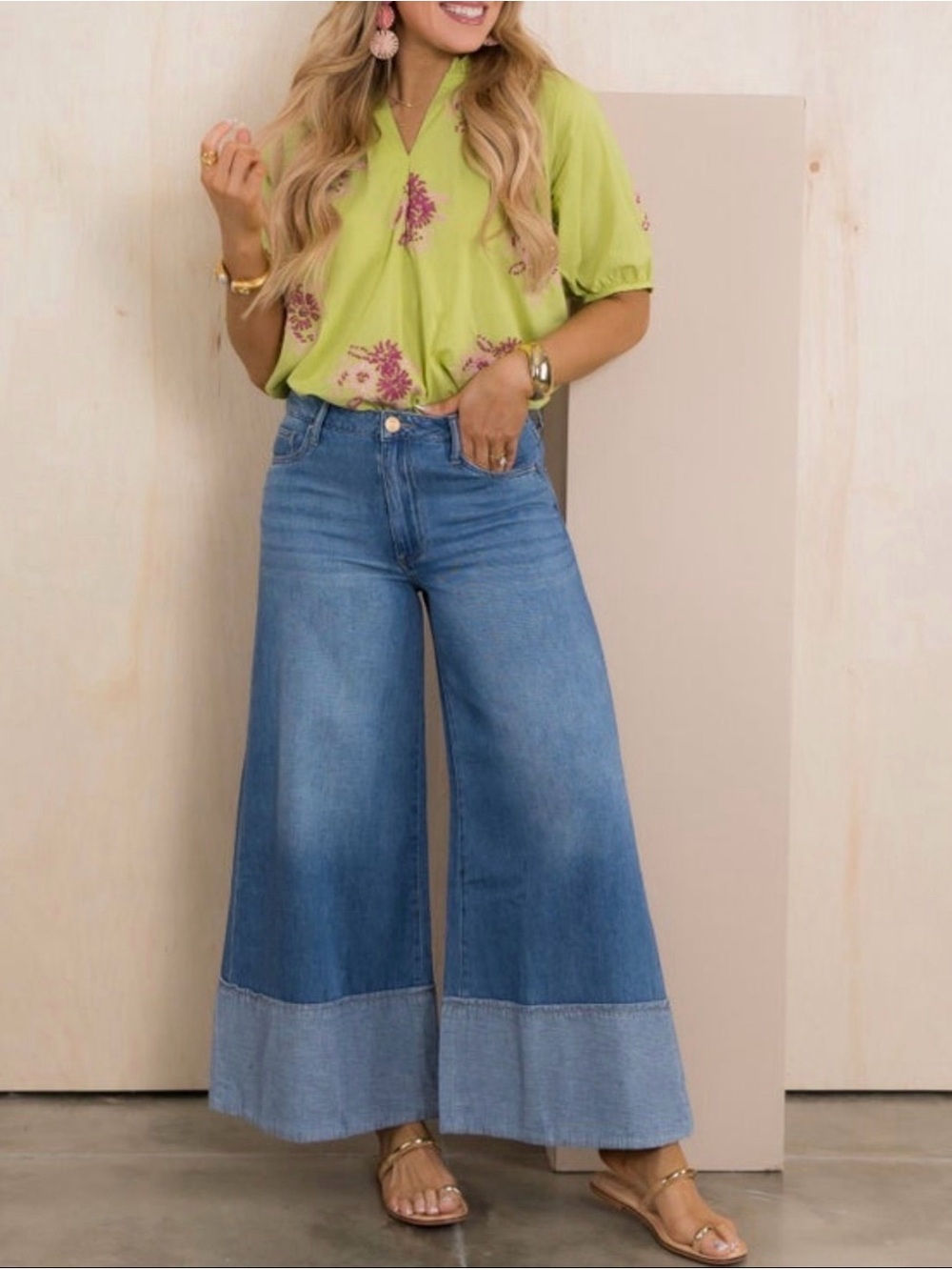KUT FROM THE KLOTH Blake High Rise Crop Wide Leg in Medium Wash with Hem Detail - Picture 3 of 14
